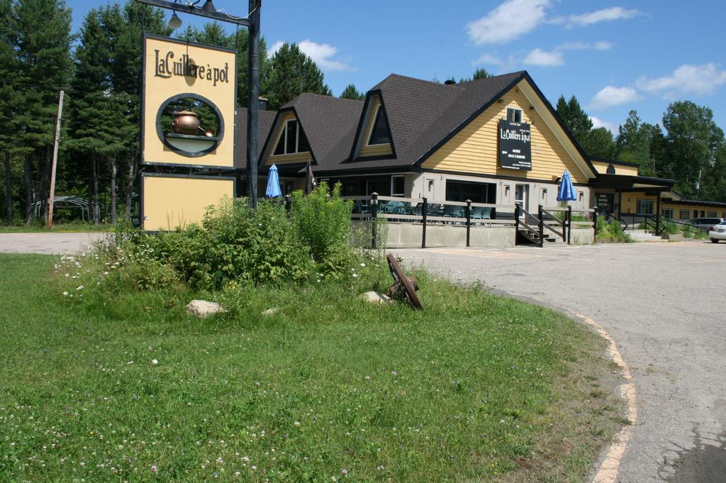 Hotel La Cuillere A Pot Saint-Donat-de-Montcalm Zewnętrze zdjęcie
